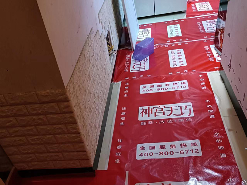  酒店乳膠漆墻面裂縫正常嗎？為什么墻面會(huì)出現(xiàn)裂縫？