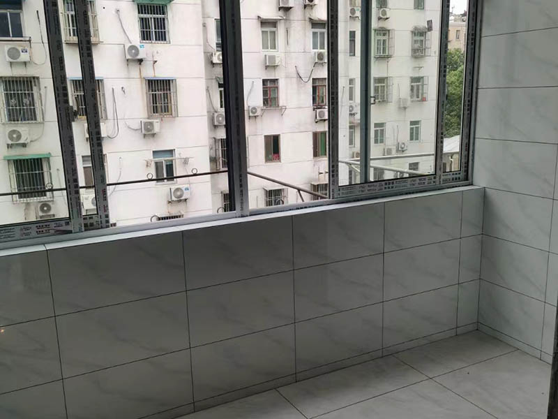 陽臺(tái)墻面不貼磚可以用什么代替